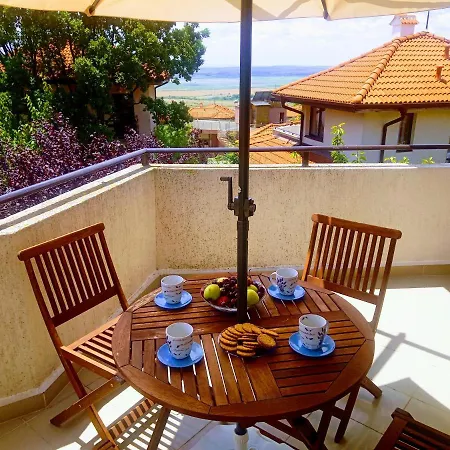 Bay View Villas Nina 14 C דירה *